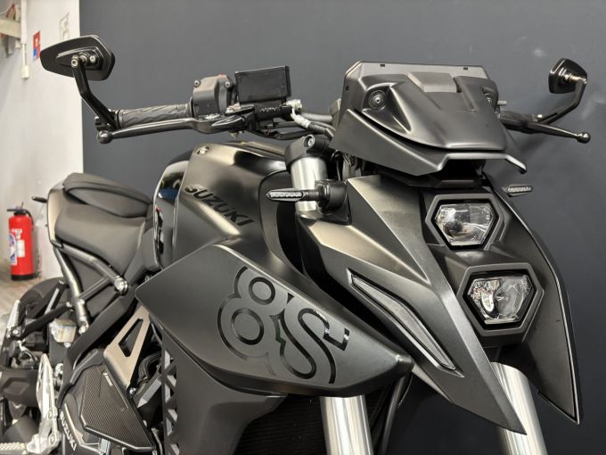 SUZUKI GSX-8S A2 4