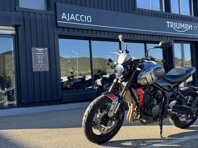 TRIUMPH TRIDENT 660 4