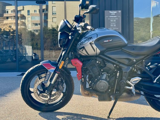 TRIUMPH TRIDENT 660 4