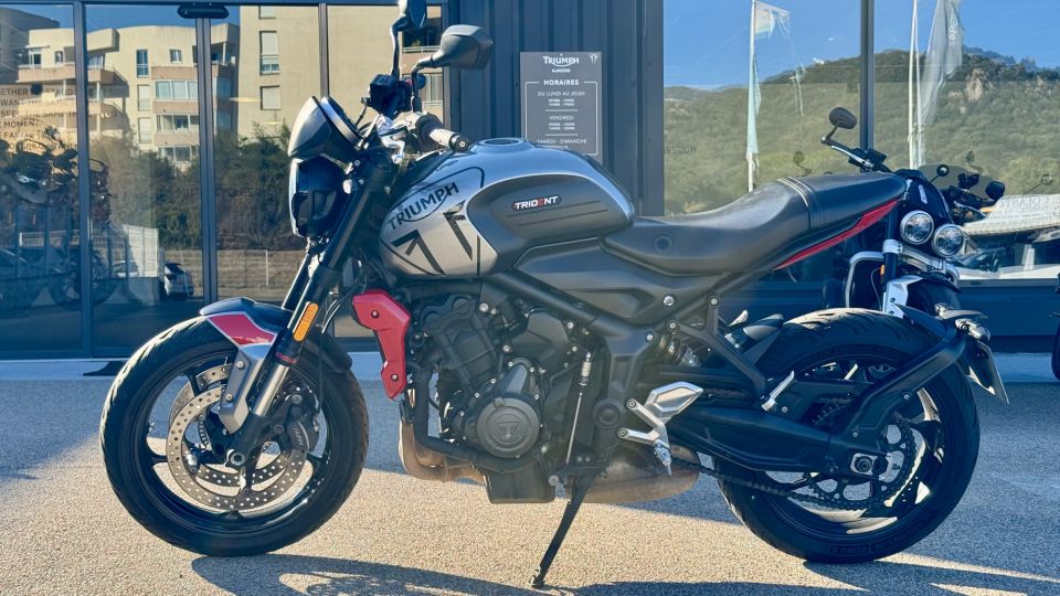 TRIUMPH TRIDENT 660 4