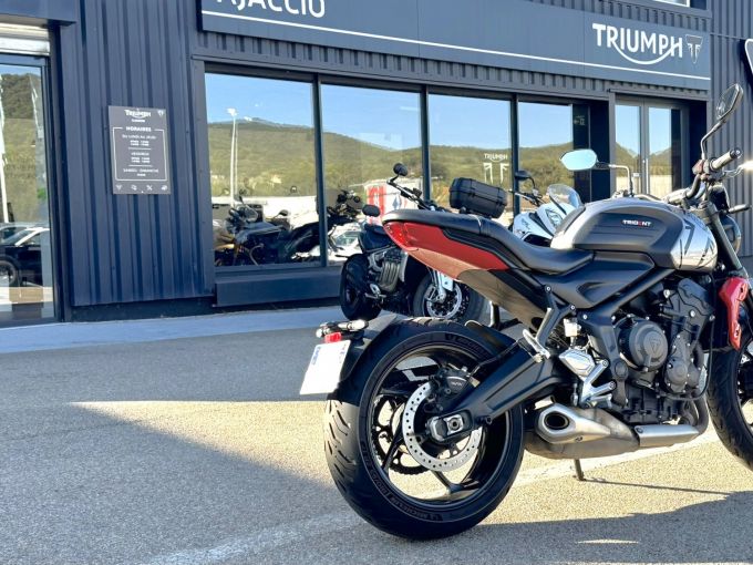 TRIUMPH TRIDENT 660 4