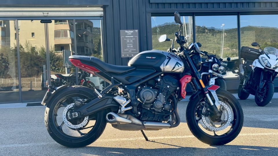 TRIUMPH TRIDENT 660 4