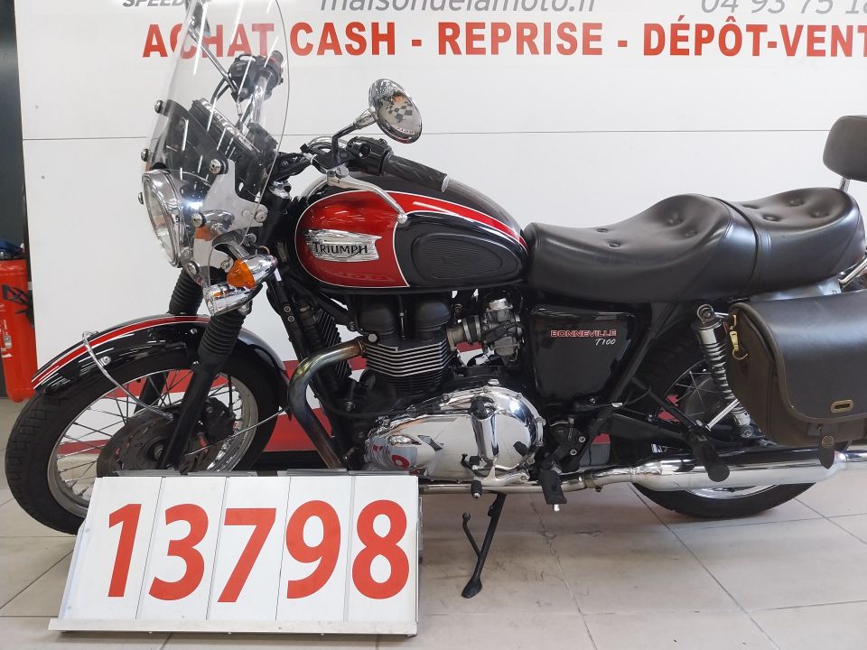 TRIUMPH BONNEVILLE 865 4