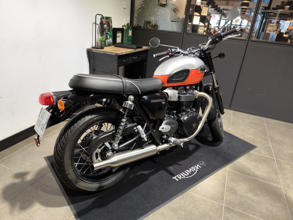 TRIUMPH Bonneville T100 4