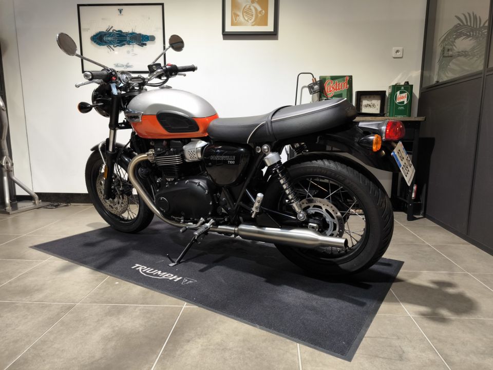 TRIUMPH Bonneville T100 4