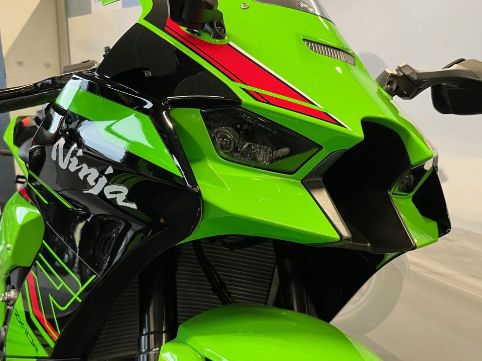KAWASAKI ZX-10R 4
