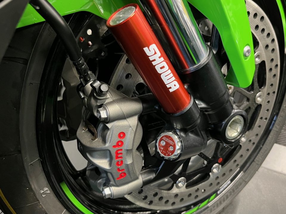 KAWASAKI ZX-10R 4