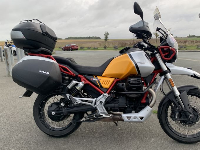 MOTO GUZZI V85 TT 4