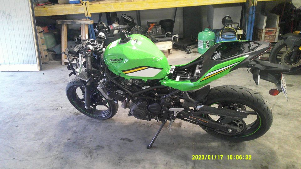 KAWASAKI Ninja 500 4