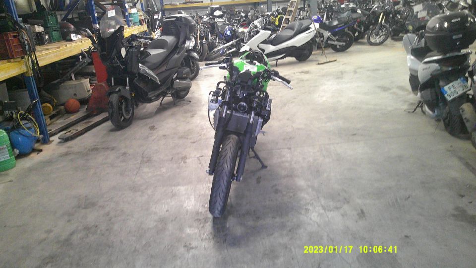 KAWASAKI Ninja 500 4