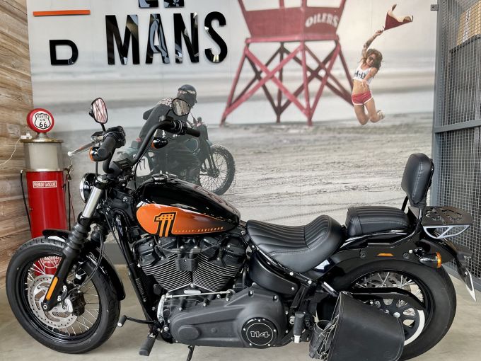 HARLEY-DAVIDSON SOFTAIL STREET BOB 1868 4