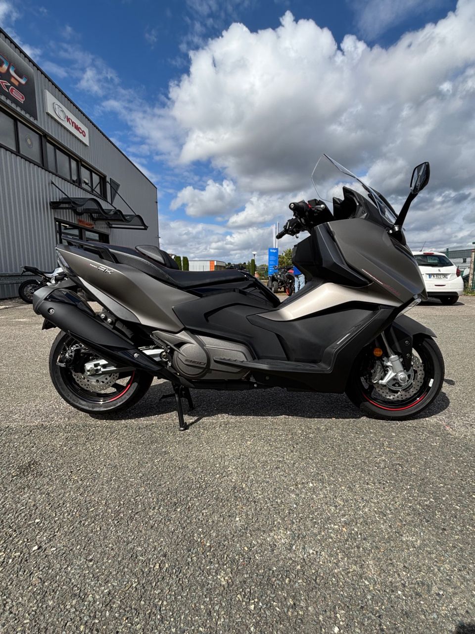 KYMCO AK 550 4