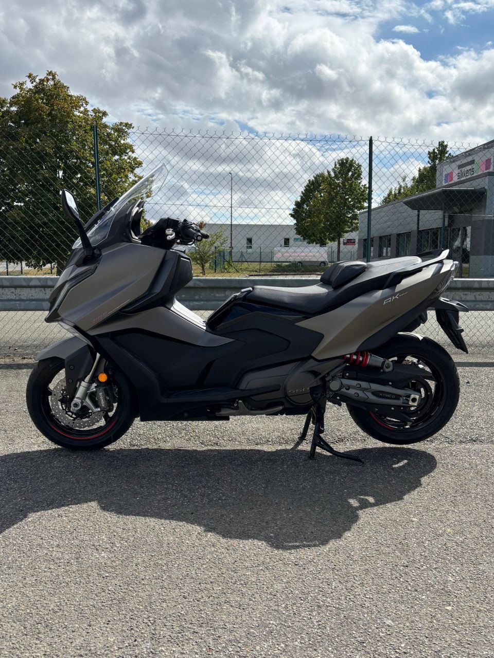 KYMCO AK 550 4