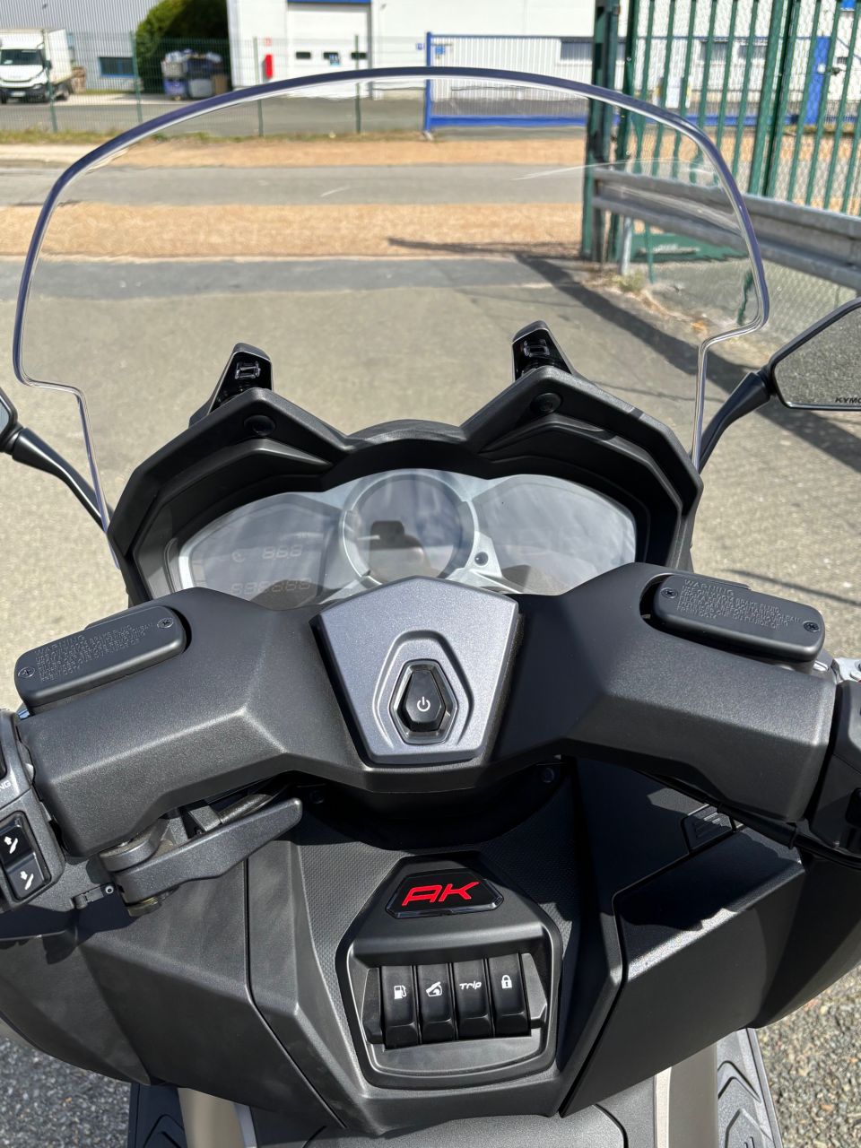 KYMCO AK 550 4