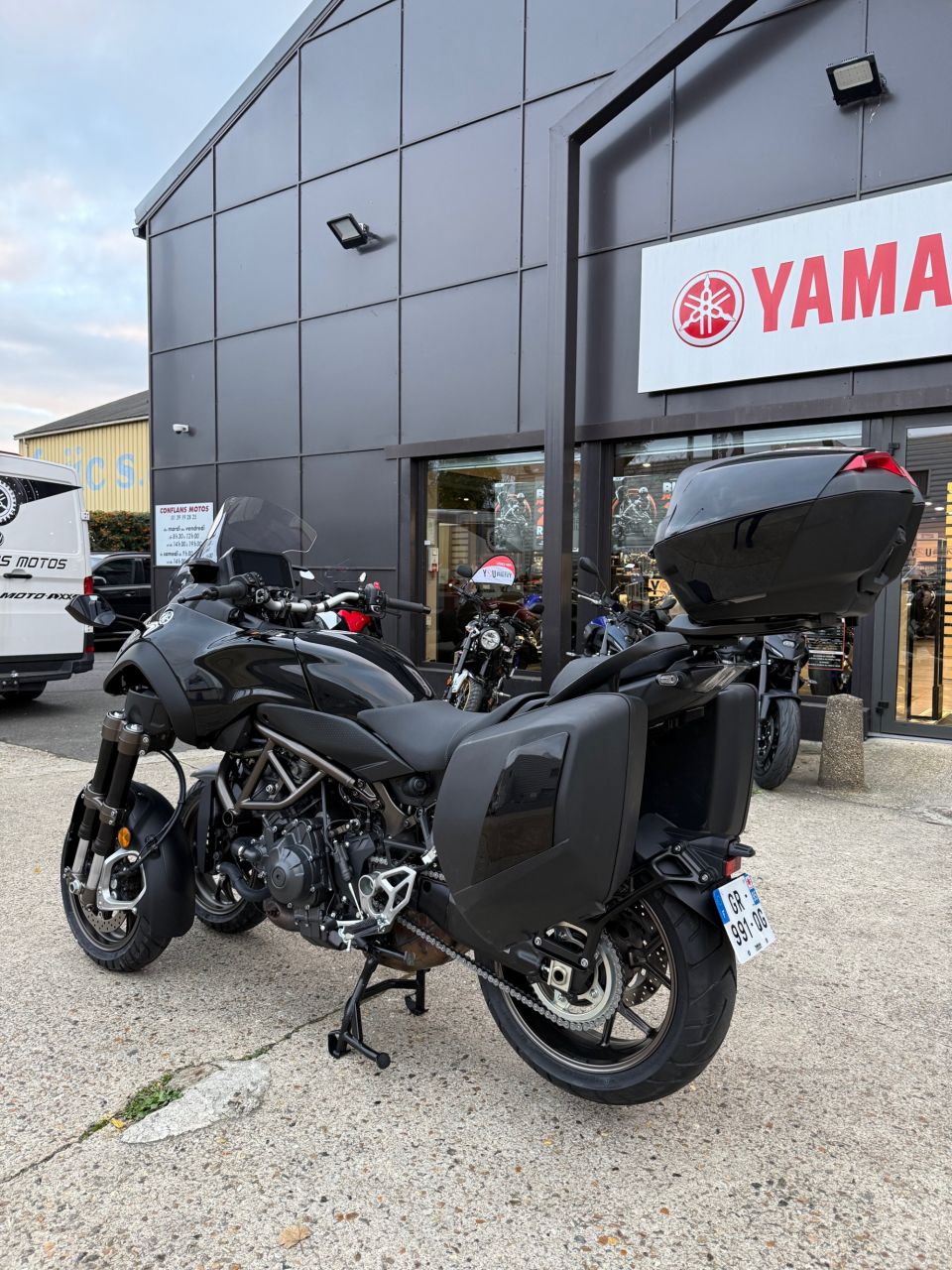 YAMAHA NIKEN 850 GT 4