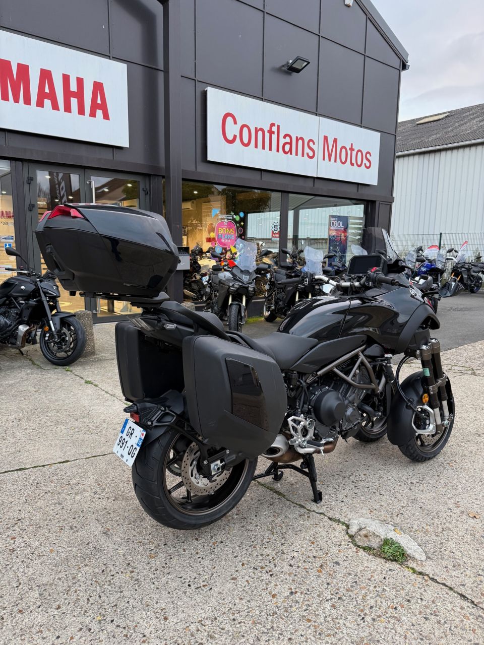 YAMAHA NIKEN 850 GT 4