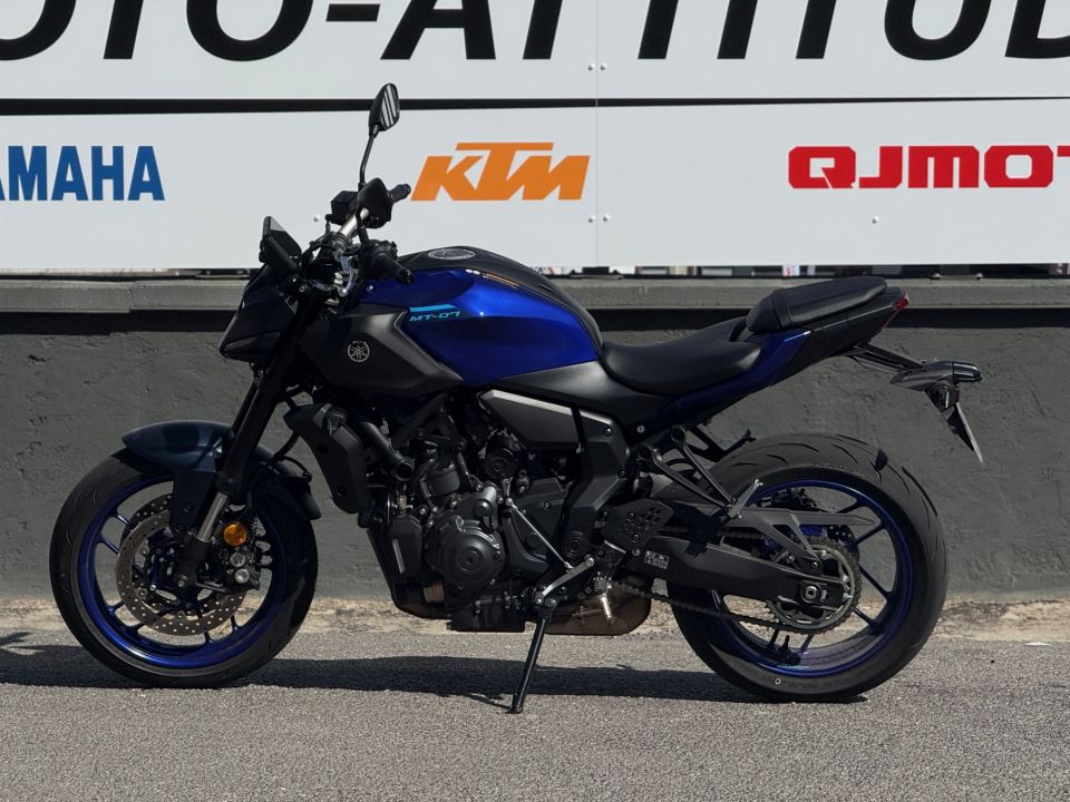 YAMAHA MT-07 (47.5CV) 4