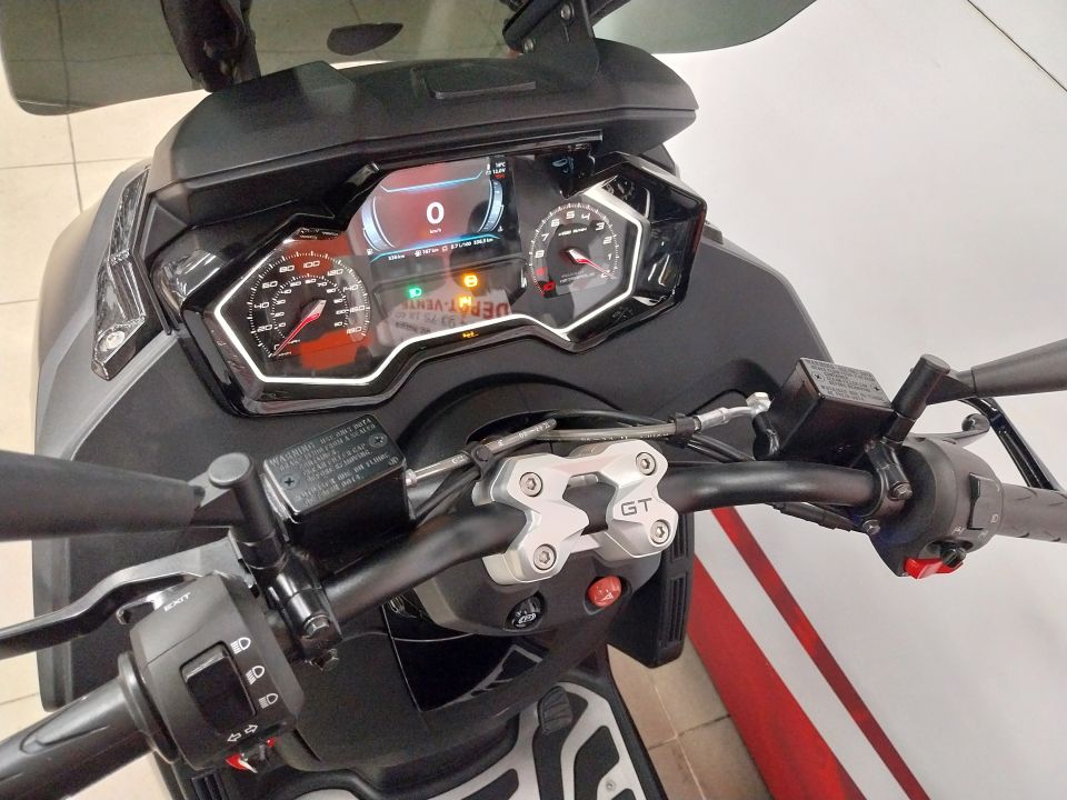 PEUGEOT METROPOLIS BLACK EDITION 4