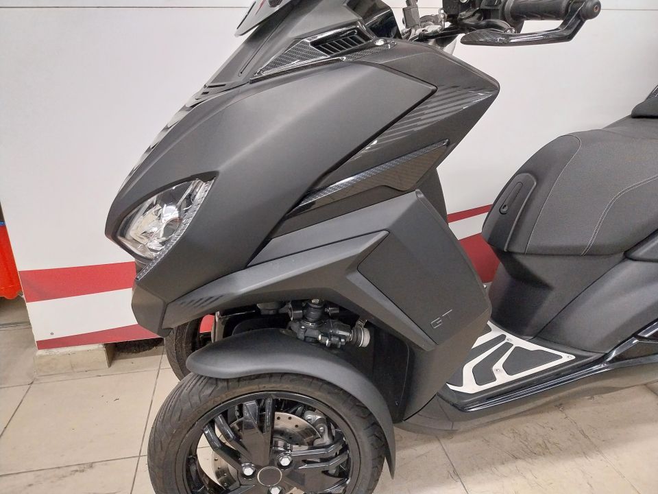 PEUGEOT METROPOLIS BLACK EDITION 4