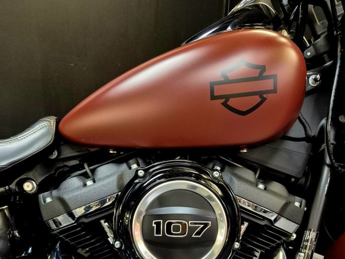 HARLEY-DAVIDSON SOFTAIL FAT BOB 1745 4