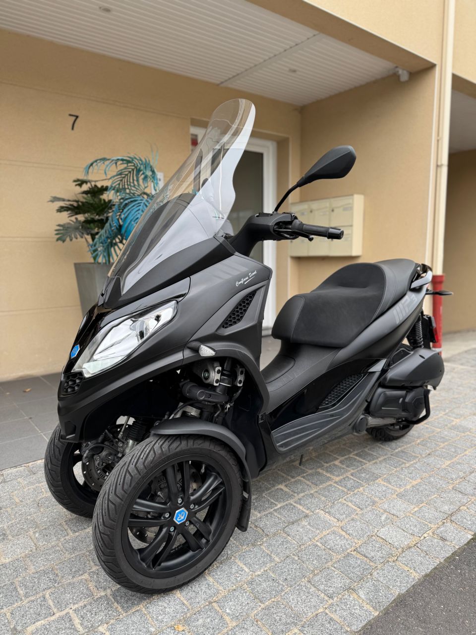 PIAGGIO MP3 300 HPE SPORT ABS ASR 4