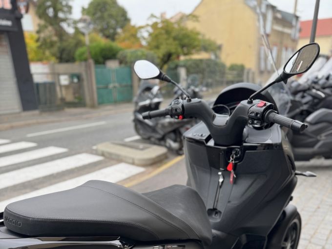 PIAGGIO MP3 300 HPE SPORT ABS ASR 4