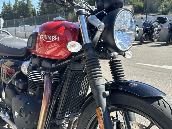 TRIUMPH STREET TWIN  900 4