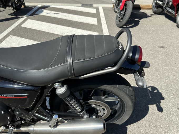 TRIUMPH STREET TWIN  900 4