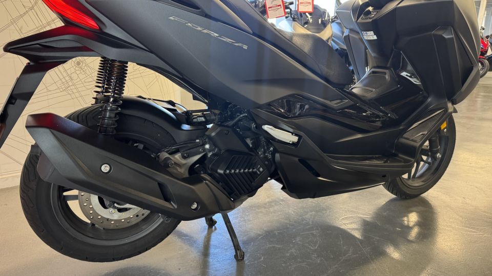 HONDA NSS FORZA  125AD 4