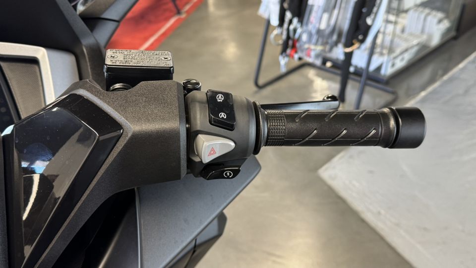 HONDA NSS FORZA  125AD 4