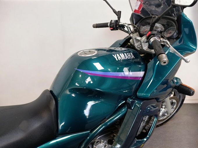 YAMAHA XJ 900 DIVERSION 4