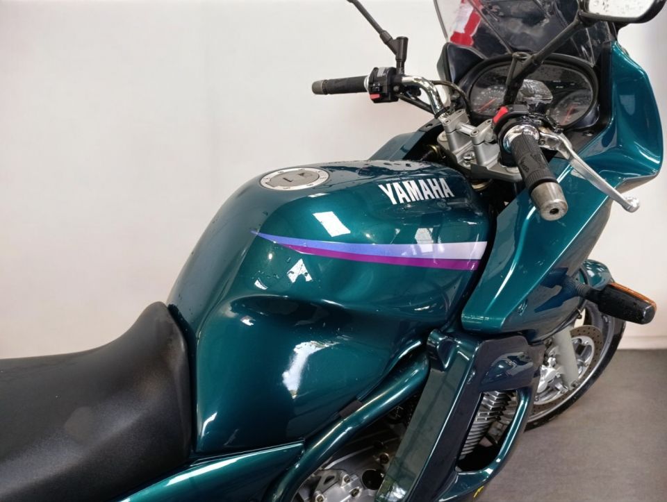 YAMAHA XJ 900 DIVERSION 4