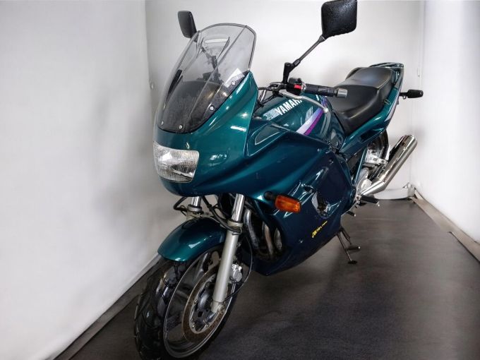 YAMAHA XJ 900 DIVERSION 4