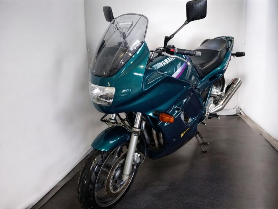 YAMAHA XJ 900 DIVERSION 4