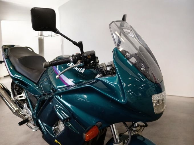 YAMAHA XJ 900 DIVERSION 4