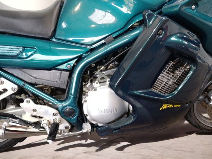 YAMAHA XJ 900 DIVERSION 4