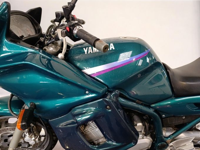 YAMAHA XJ 900 DIVERSION 4