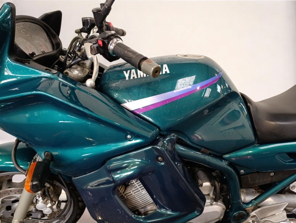 YAMAHA XJ 900 DIVERSION 4