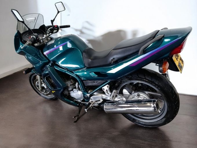 YAMAHA XJ 900 DIVERSION 4