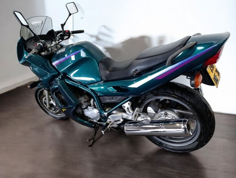 YAMAHA XJ 900 DIVERSION 4