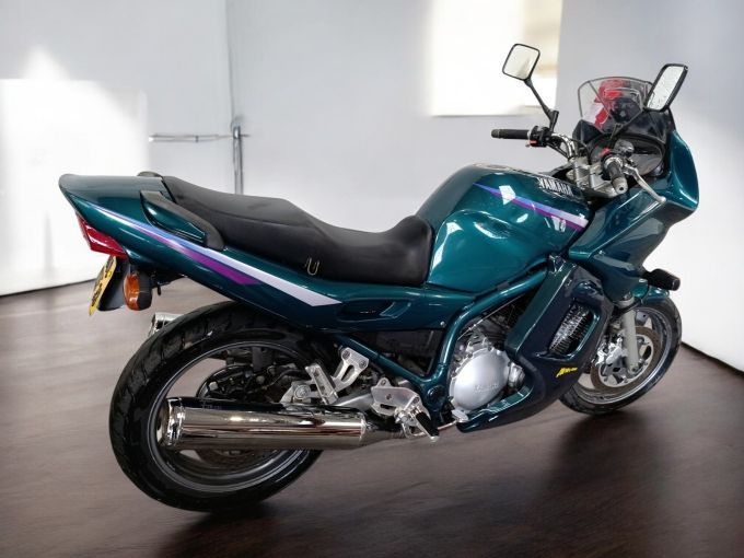 YAMAHA XJ 900 DIVERSION 4