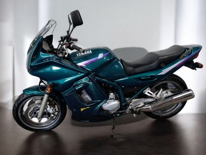 YAMAHA XJ 900 DIVERSION 4