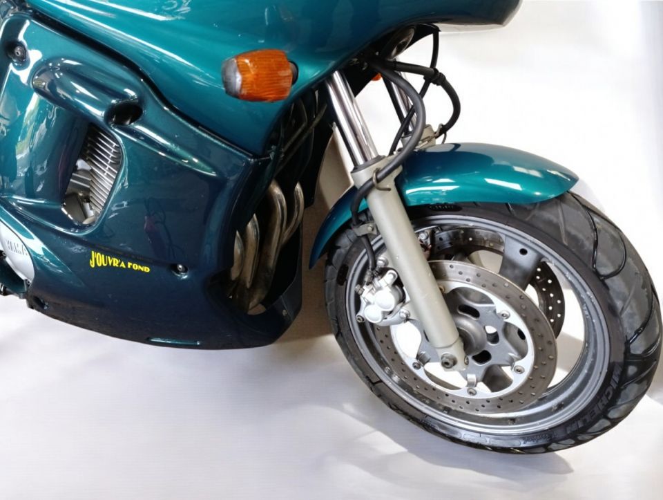 YAMAHA XJ 900 DIVERSION 4