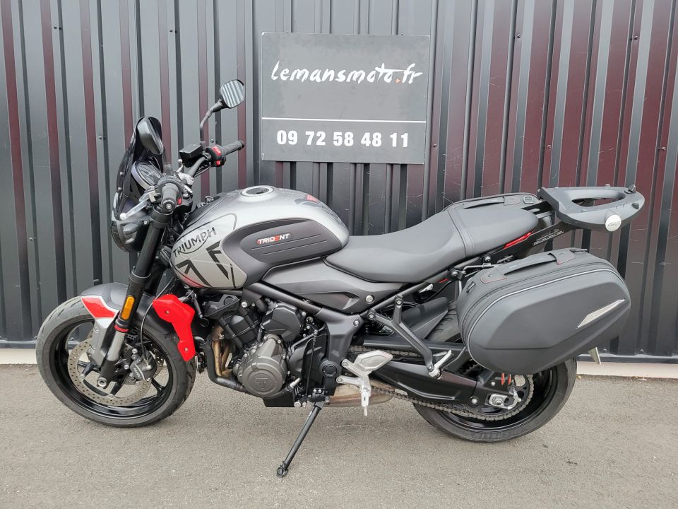 TRIUMPH TRIDENT 660 4
