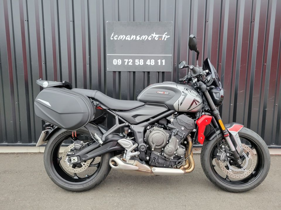 TRIUMPH TRIDENT 660 4