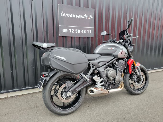 TRIUMPH TRIDENT 660 4