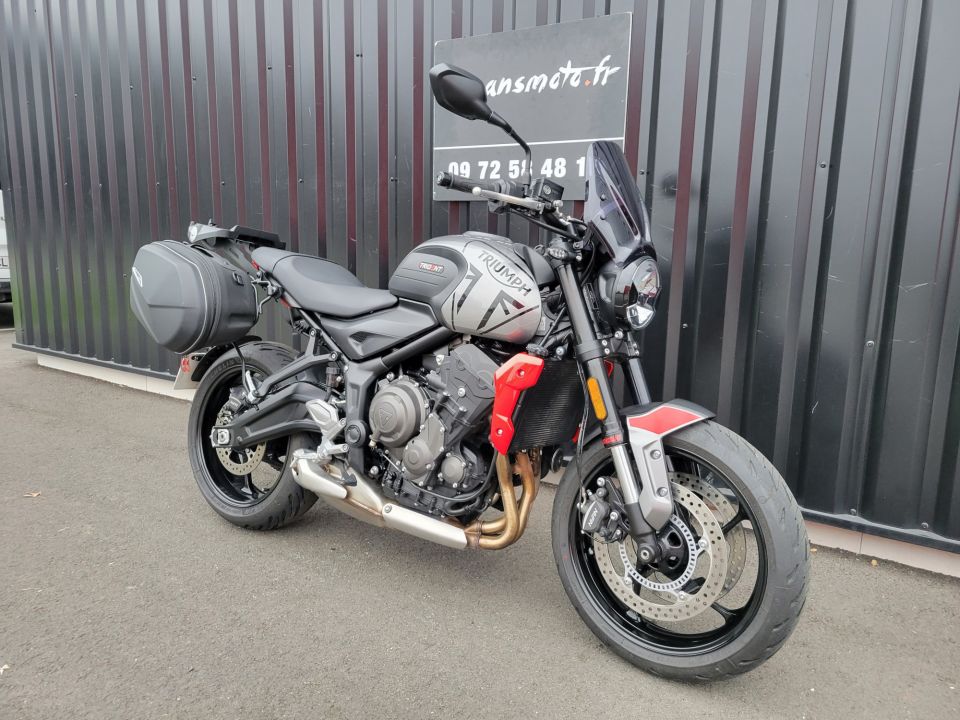 TRIUMPH TRIDENT 660 4