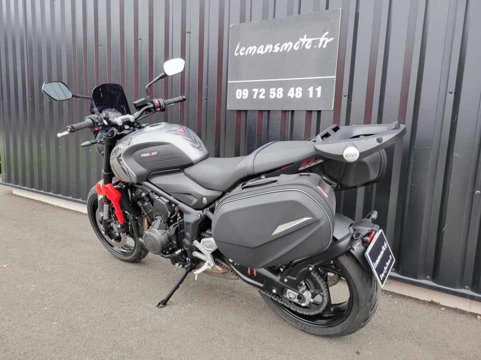 TRIUMPH TRIDENT 660 4