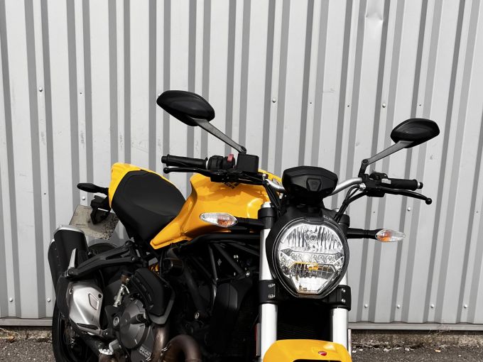 DUCATI MONSTER 821 4