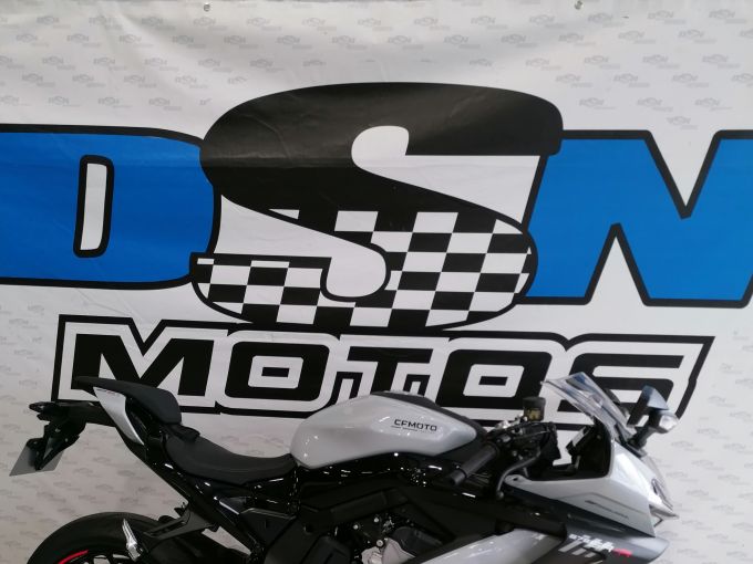 CF MOTO 675 SR-R 4
